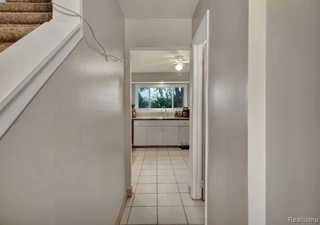 Photo 4 of Single family home for sale at 654 Manchester St, Madison Heights, MI 48071 | MLS# 61020468 | Listing updated on 2026-08-30
