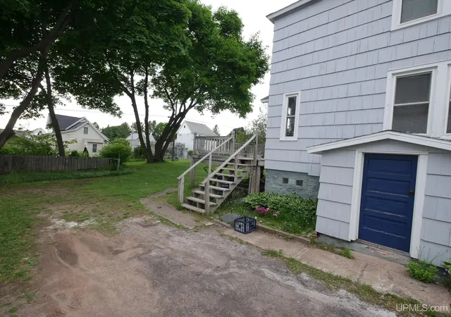 Homes for sale in Hancock, MI | 1006 2nd St, Hancock, MI 49930 | MLS# 50211963