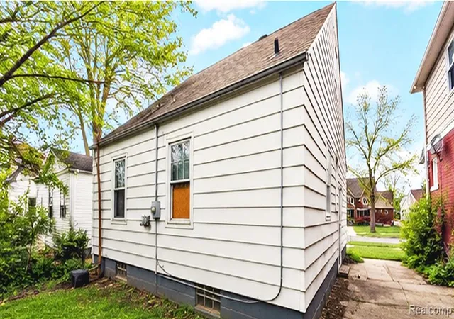 Homes for sale in Detroit, MI | 15762 Strathmoor St, Detroit, MI 48227 | MLS# 60992301
