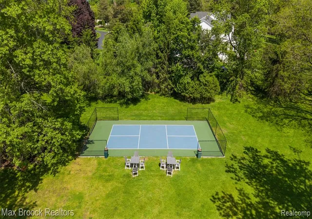 Homes for sale in Orchard Lake, MI | 4785 Dow Ridge Rd, Orchard Lake, MI 48324 | MLS# 60997936
