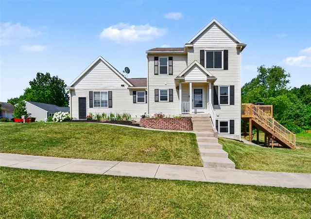Homes for sale in Ionia, MI | 132 Foxtail Dr, Ionia, MI 48846 | MLS# 70544529