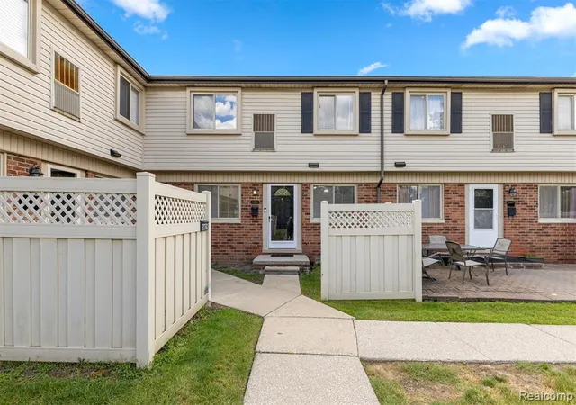 Photo 32 of Condo for sale at 24969 Mayfair St, Flat Rock, MI 48134 2707 | MLS# 61025581 | Listing updated on 2026-10-06