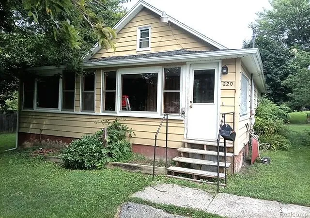 1st image of 220 S 7th St, West Branch, MI 48661 | MLS# 61019626