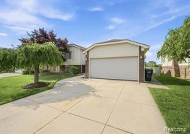 Homes for sale in Sterling Heights, MI | 13959 Brougham Dr, Sterling Heights, MI 48312 | MLS# 61009888