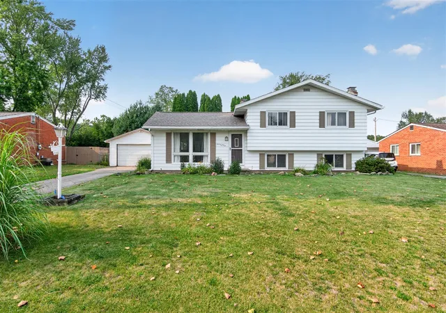 Photo 2 of Single family home for sale at 1286 W Southfield Dr, Jackson, MI 49203 | MLS# 70551903 | Listing updated on 2026-09-14