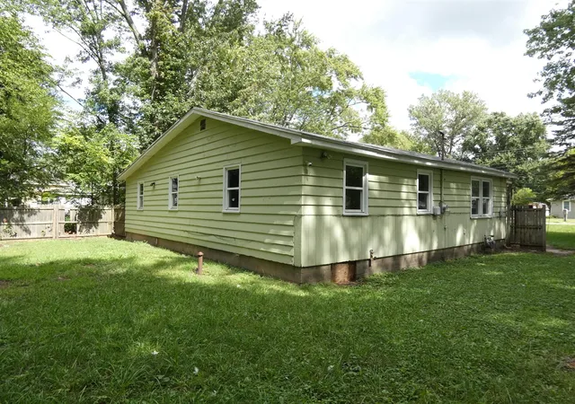 Photo 3 of Single family home for sale at 1608 Reeder Ave, Benton Harbor, MI 49022 | MLS# 70492290 | Listing updated on 2025-09-09
