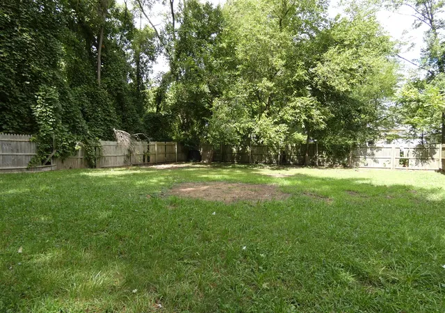 Photo 4 of Single family home for sale at 1608 Reeder Ave, Benton Harbor, MI 49022 | MLS# 70492290 | Listing updated on 2025-09-09