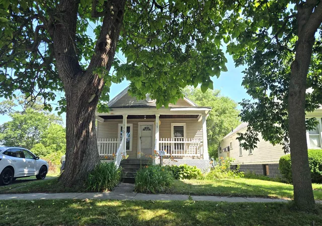 Homes for sale in Bay City, MI | 1103 14th St, Bay City, MI 48708 | MLS# 50213906