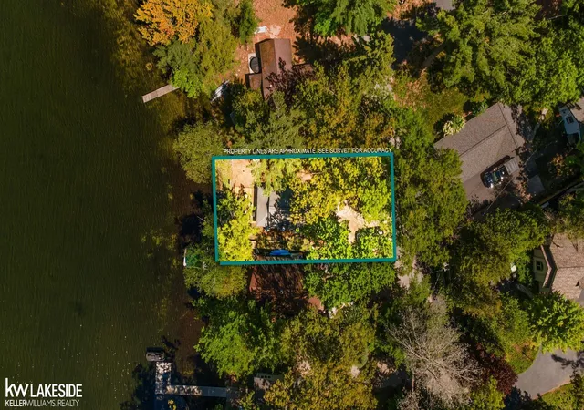 3rd image of 2603 Crescent Shores Dr, Traverse City, MI 49685 | MLS# 50203341