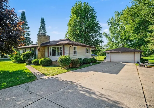Homes for sale in Grand Blanc, MI | 1198 W Rowland St, Grand Blanc, MI 48507 | MLS# 60998347