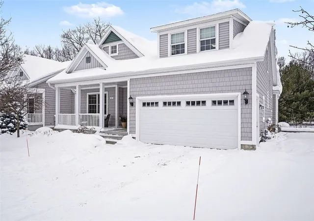 1st image of 627 Parkview Ave, Spring Lake, MI 49456 | MLS# 70513053