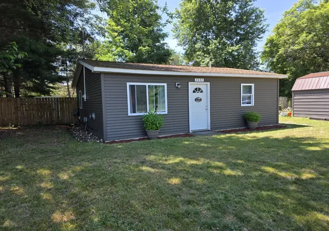 Photo 3 of Single family home for sale at 8937 Valley Rd Nw, Rapid City, MI 49676 | MLS# 80070777 | Listing updated on 2026-09-05