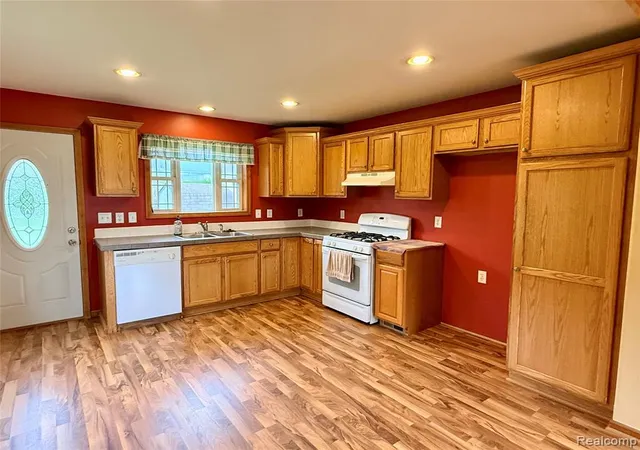 Homes for sale in Otter Lake, MI | 6378 11Th St, Otter Lake, MI 48464 | MLS# 61002388