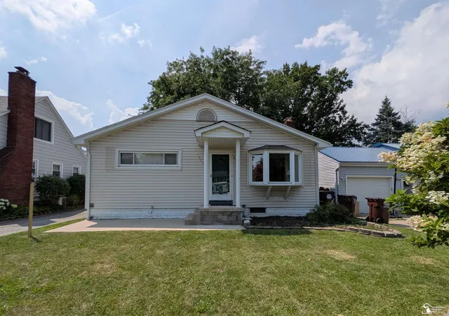 Homes for sale in Monroe, MI | 1957 Vivian Rd Rd, Monroe, MI 48162 | MLS# 50214116