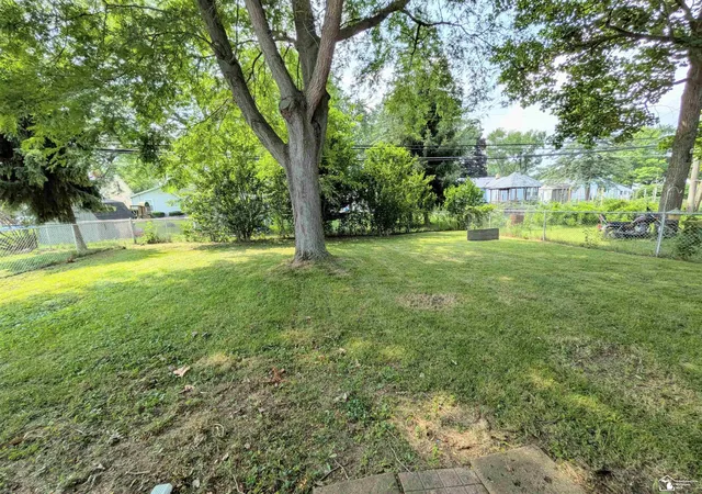 Homes for sale in Monroe, MI | 1957 Vivian Rd Rd, Monroe, MI 48162 | MLS# 50214116