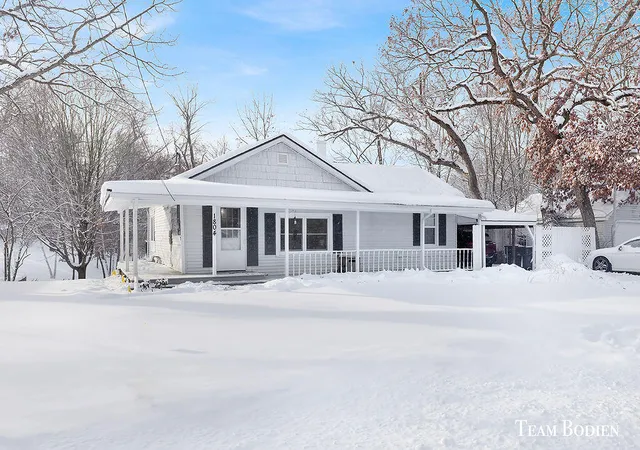 Photo 1 of Sale Pending at 1804 Kreft St, Grand Rapids, MI 49525 | MLS# 70512975 | Listing updated on 2026-02-04