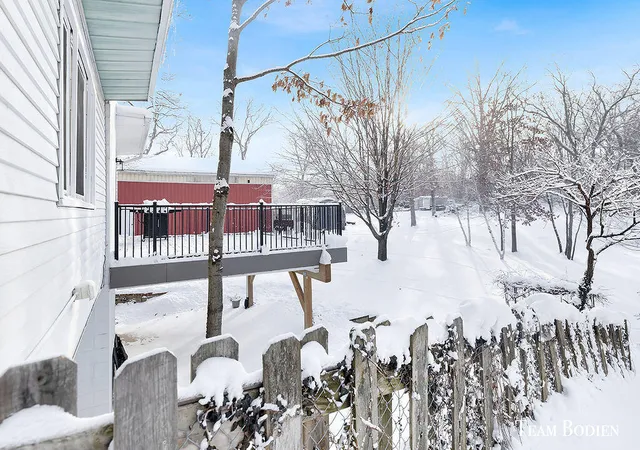 Photo 4 of Sale Pending at 1804 Kreft St, Grand Rapids, MI 49525 | MLS# 70512975 | Listing updated on 2026-02-04