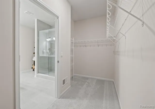 22nd image of 55825 Oak Pointe Dr, Utica, MI 48315 | MLS# 60984754