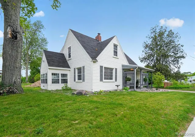 Homes for sale in Lansing, MI | 338 Kensington Rd, Lansing, MI 48910 | MLS# 60995303