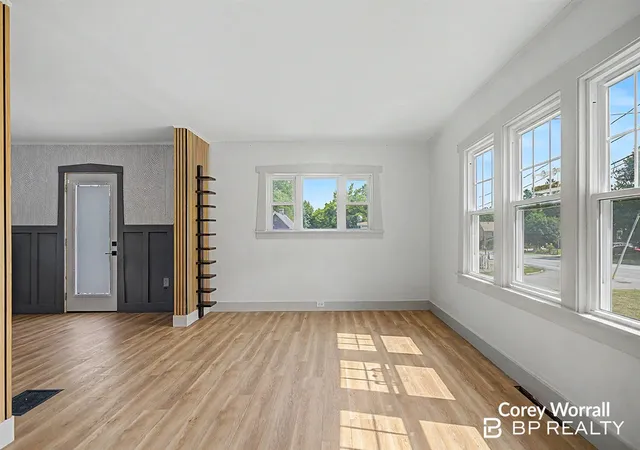 image of 2941 Coit Ave, Grand Rapids, MI 49505 | MLS# 70544923