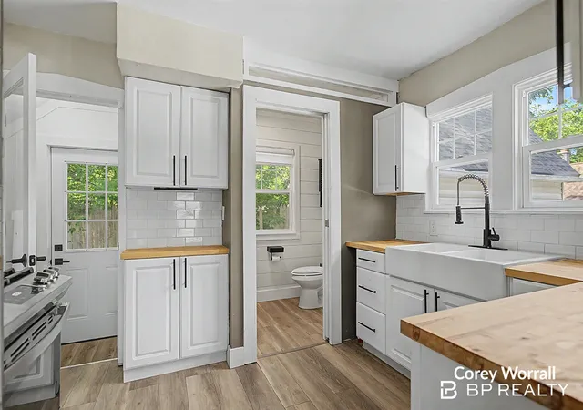 image of 2941 Coit Ave, Grand Rapids, MI 49505 | MLS# 70544923
