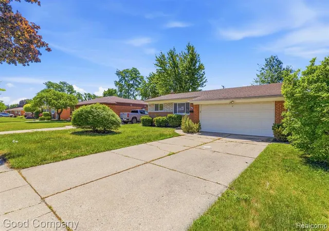 Homes for sale in Sterling Heights, MI | 8246 Independence Dr, Sterling Heights, MI 48313 | MLS# 61002534