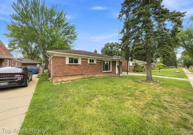 Photo 1 of Single family home for sale at 21715 Dexter Ct, Warren, MI 48089 | MLS# 61021796 | Listing updated on 2026-10-27