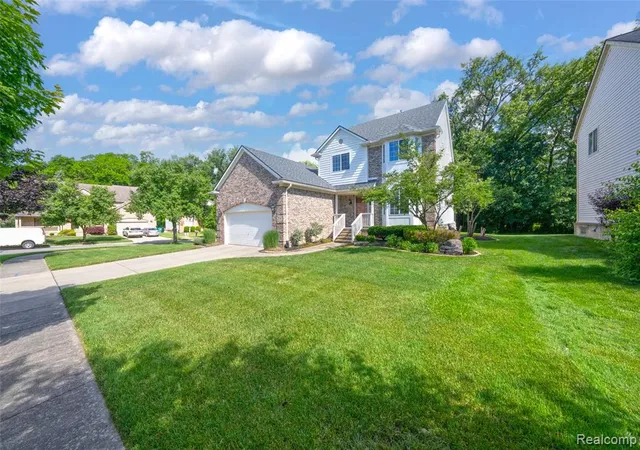 Homes for sale in Commerce Township, MI | 2711 Greenlawn Ave, Commerce Township, MI 48382 | MLS# 61006098