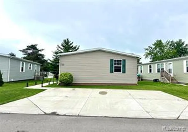 Photo 5 of Manufactured home for sale at 17096 Detroiter Ave, Davisburg, MI 48350 | MLS# 61008356 | Listing updated on 2026-08-27