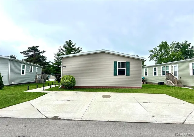 Homes for sale in Davisburg, MI | 17096 Detroiter Ave, Davisburg, MI 48350 | MLS# 61008356