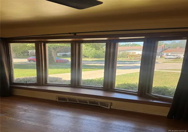 Photo 3 of Sale Pending at 2035 Raymond Ave, Dearborn, MI 48124 4358 | MLS# 61025420 | Listing updated on 2026-09-01
