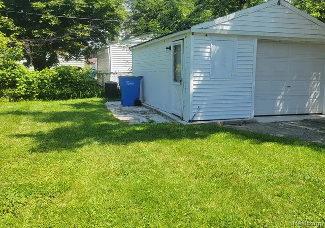 Homes for sale in Warren, MI | 7027 Chalmers Ave, Warren, MI 48091 3002 | MLS# 61007726