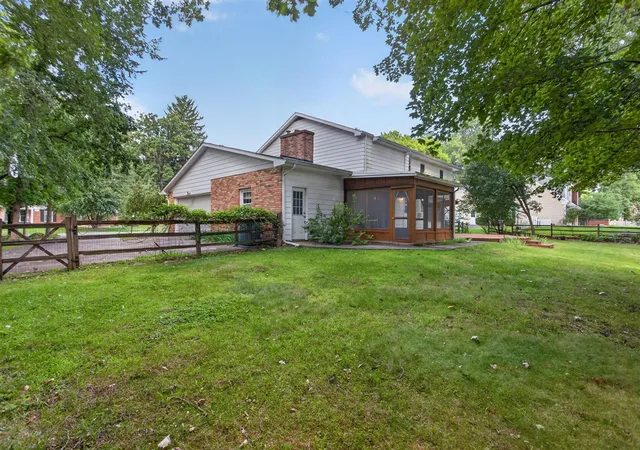 Photo 2 of Single family home for sale at 3829 W Walmont Rd, Jackson, MI 49203 | MLS# 70555373 | Listing updated on 2026-09-14