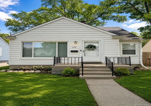 Homes for sale in Ferndale, MI | 320 Flowerdale St, Ferndale, MI 48220 | MLS# 61006960