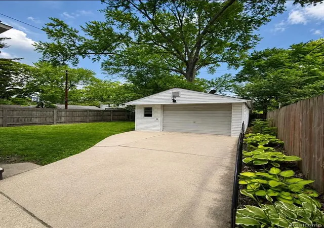 Homes for sale in Ferndale, MI | 320 Flowerdale St, Ferndale, MI 48220 | MLS# 61006960