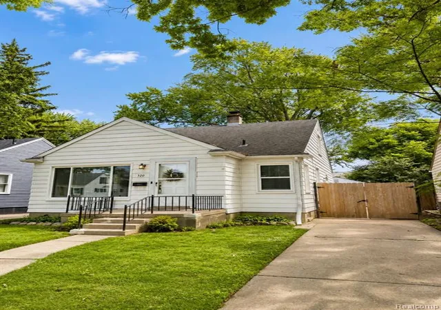 Homes for sale in Ferndale, MI | 320 Flowerdale St, Ferndale, MI 48220 | MLS# 61006960