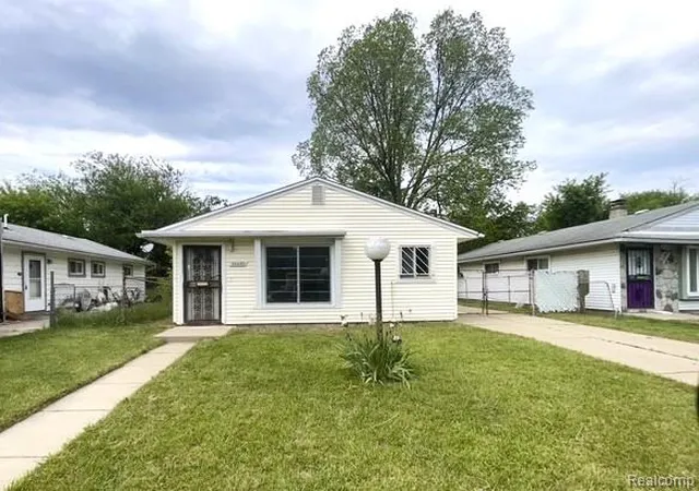 Homes for sale in Inkster, MI | 26680 Penn St, Inkster, MI 48141 | MLS# 60997563