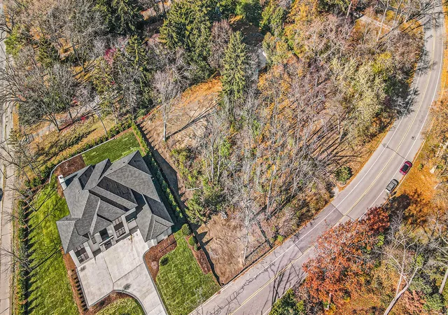 2nd image of 1864 Arlington Blvd, Ann Arbor, MI 48104 | MLS# 70529197