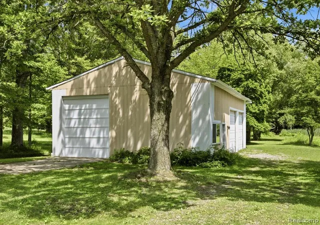 Homes for sale in Columbus, MI | 2861 Church Rd, Columbus, MI 48063 | MLS# 61005430