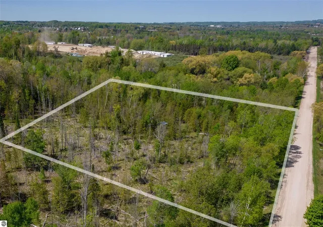 Photo 1 of Sale Pending at 1436 Vanderlip Rd, Traverse City, MI 49686 | MLS# 70520569 | Listing updated on 2026-09-15
