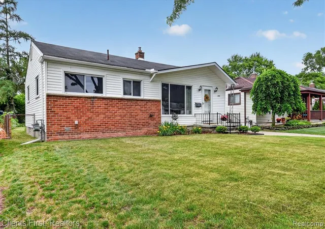 Homes for sale in Garden City, MI | 873 Schuman St, Garden City, MI 48135 | MLS# 61004207