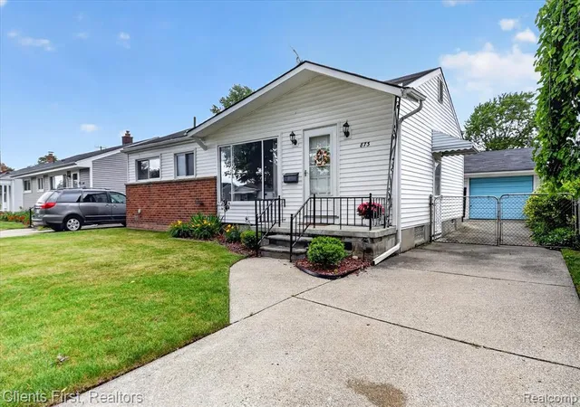 Homes for sale in Garden City, MI | 873 Schuman St, Garden City, MI 48135 | MLS# 61004207