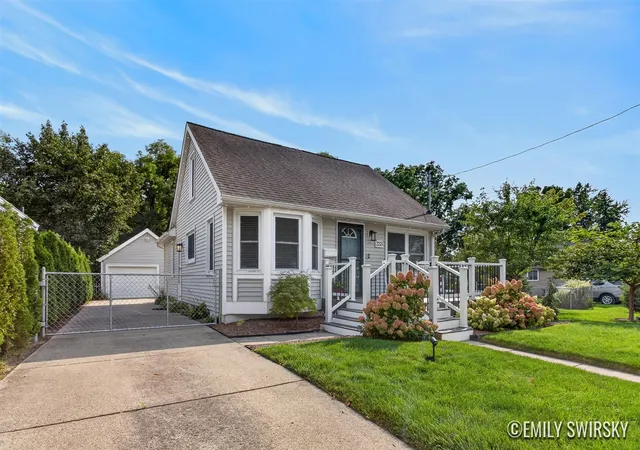 Photo 2 of Sale Pending at 333 W Randolph St, Lansing, MI 48906 | MLS# 70555264 | Listing updated on 2026-09-03