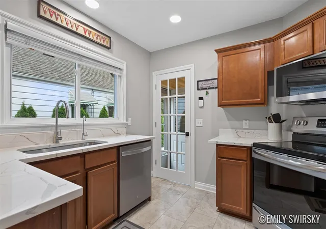Photo 3 of Sale Pending at 333 W Randolph St, Lansing, MI 48906 | MLS# 70555264 | Listing updated on 2026-09-03