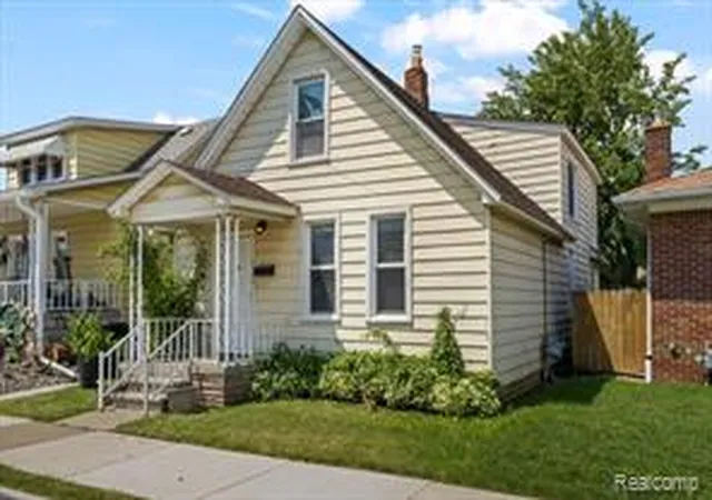 Homes for sale in Wyandotte, MI | 2104 11th St, Wyandotte, MI 48192 | MLS# 61009978