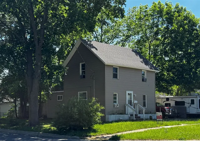 Homes for sale in Marshall, MI | 620 E Green St, Marshall, MI 49068 | MLS# 70511528