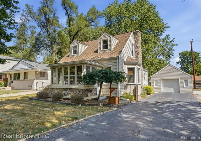 Photo 2 of Single family home for sale at 19410 Rensellor St, Livonia, MI 48152 2527 | MLS# 61025567 | Listing updated on 2026-08-31