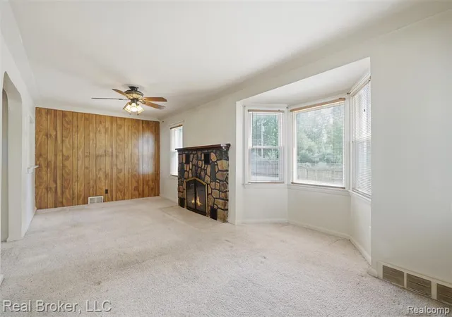 Photo 5 of Single family home for sale at 19410 Rensellor St, Livonia, MI 48152 2527 | MLS# 61025567 | Listing updated on 2026-08-31