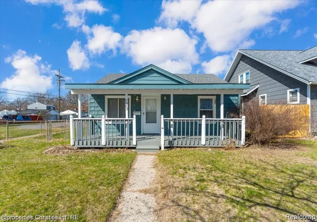 Homes for sale in Taylor, MI | 7952 Robert St, Taylor, MI 48180 | MLS# 61008823