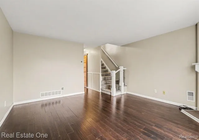 Listing Photo 1 - Condo for sale in building located at 1430 W Webster Rd, Royal Oak, MI 48073 - Unit #